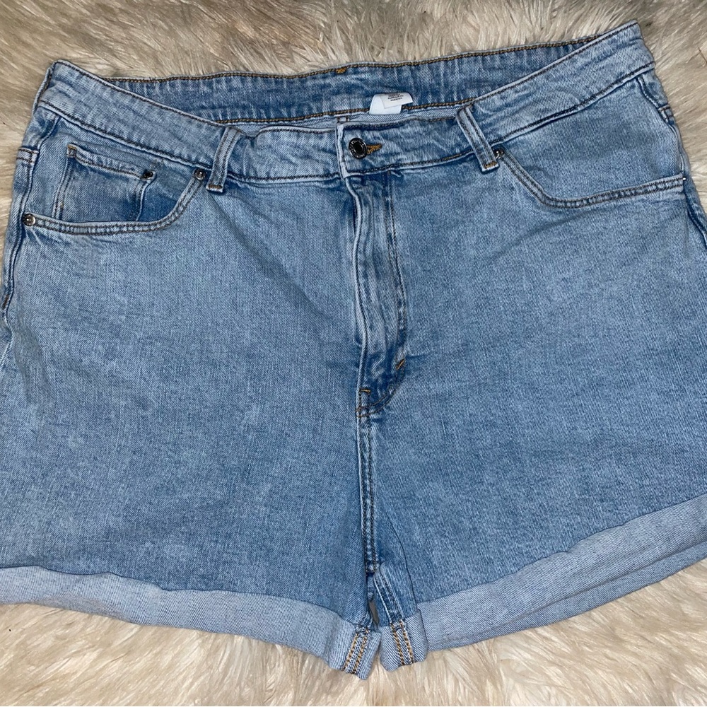 H&M jean shorts size 18